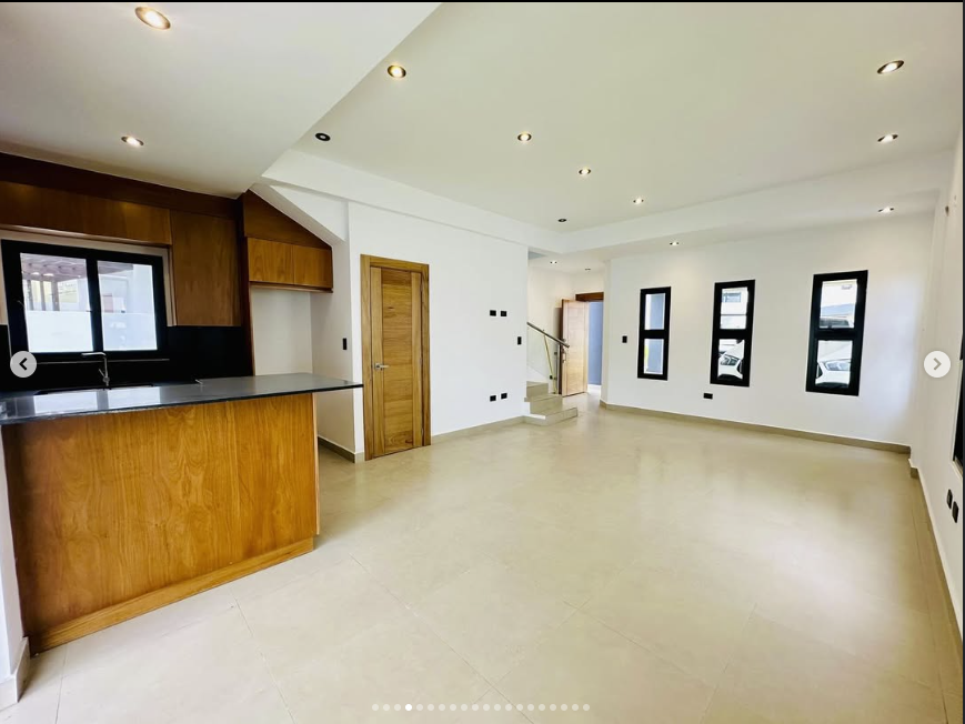 Screenshot from 2025-10-31 21-34-09