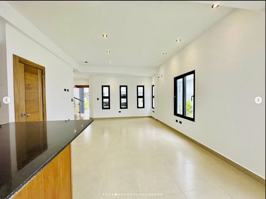 Screenshot from 2025-10-31 21-34-14