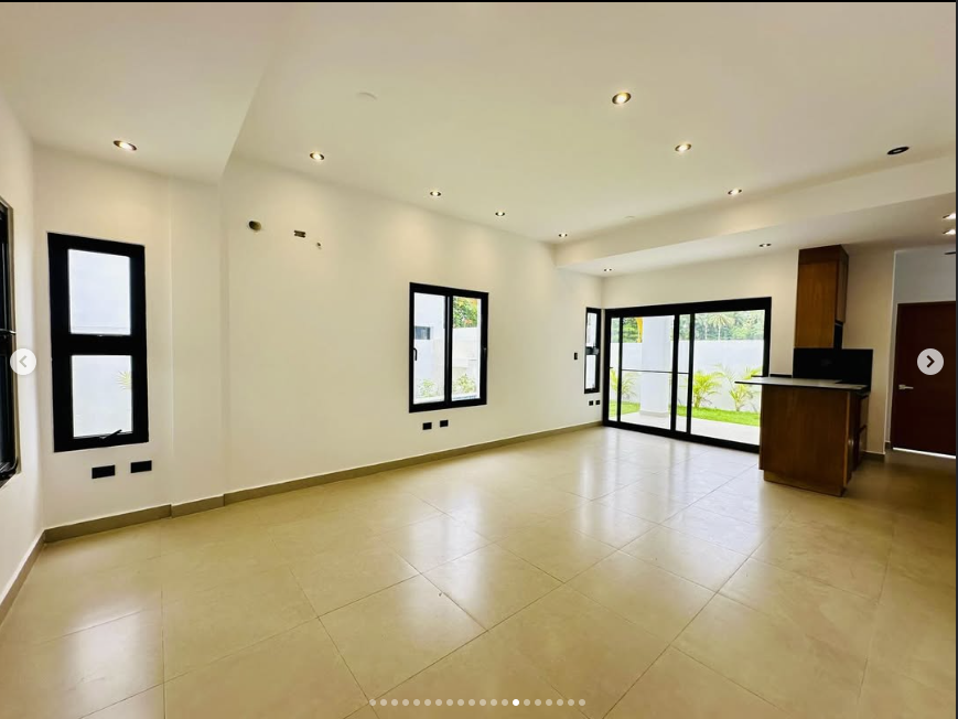 Screenshot from 2025-10-31 21-34-32