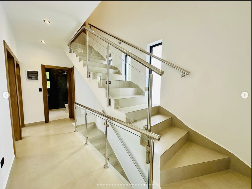 Screenshot from 2025-10-31 21-34-35